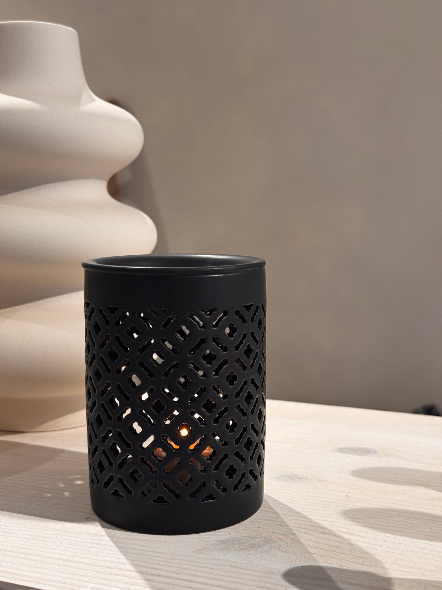 black ceramic wax melt burner